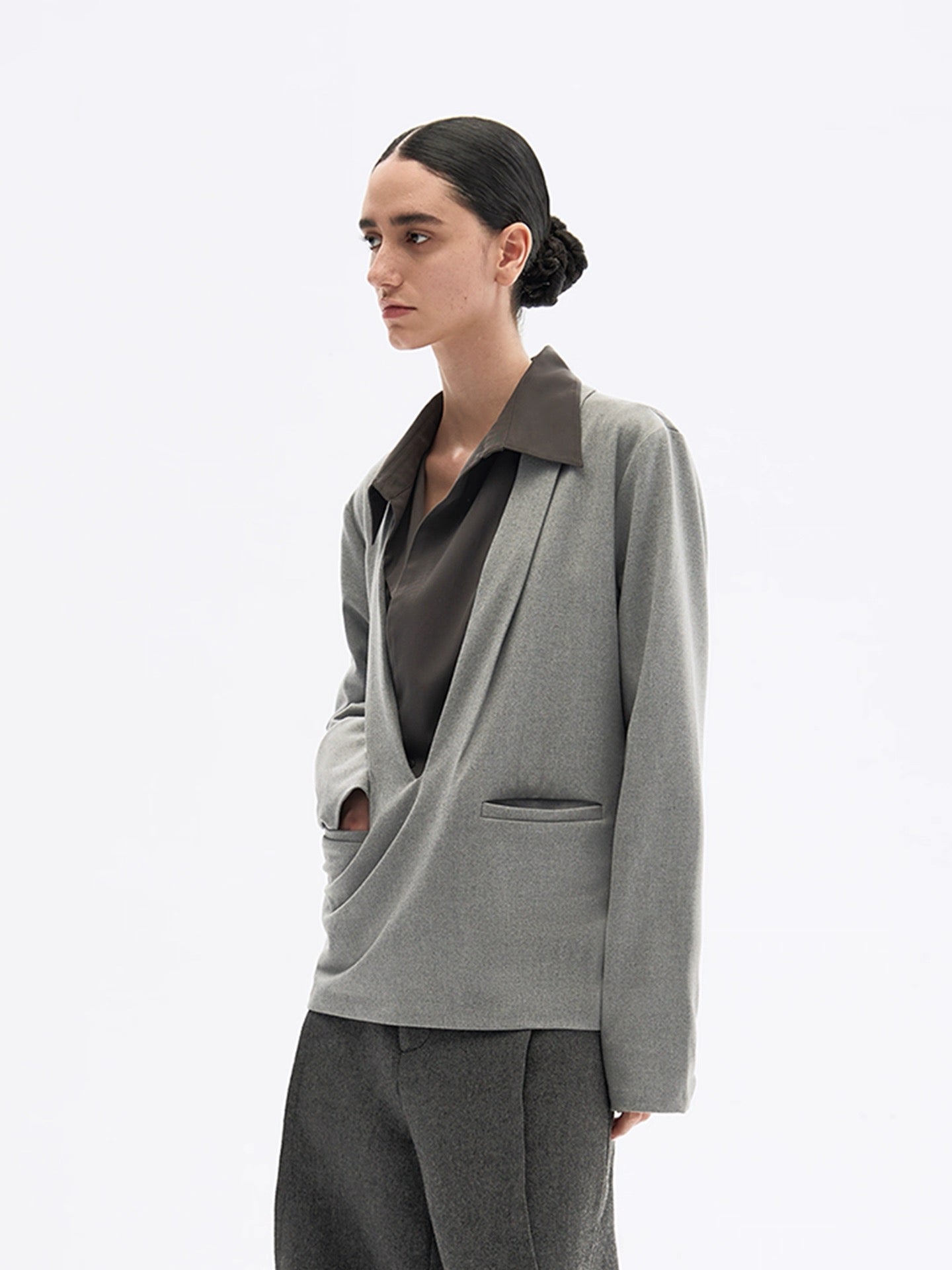 "Gray V" Collar Blazer Fit Adjusted