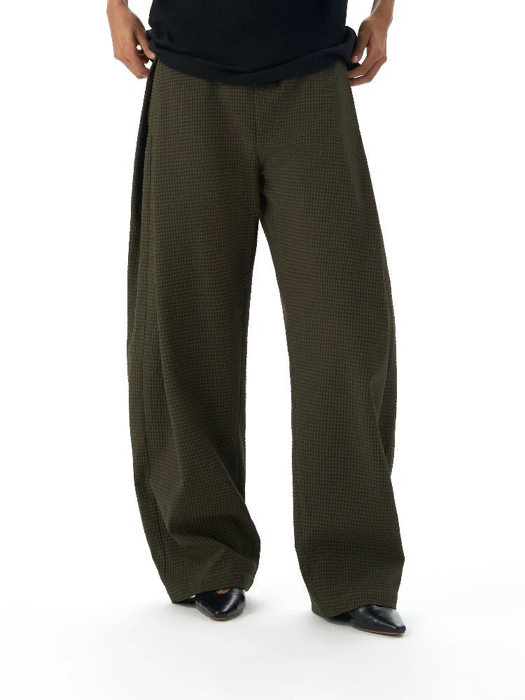 « Walnut » Pleated Green Pants