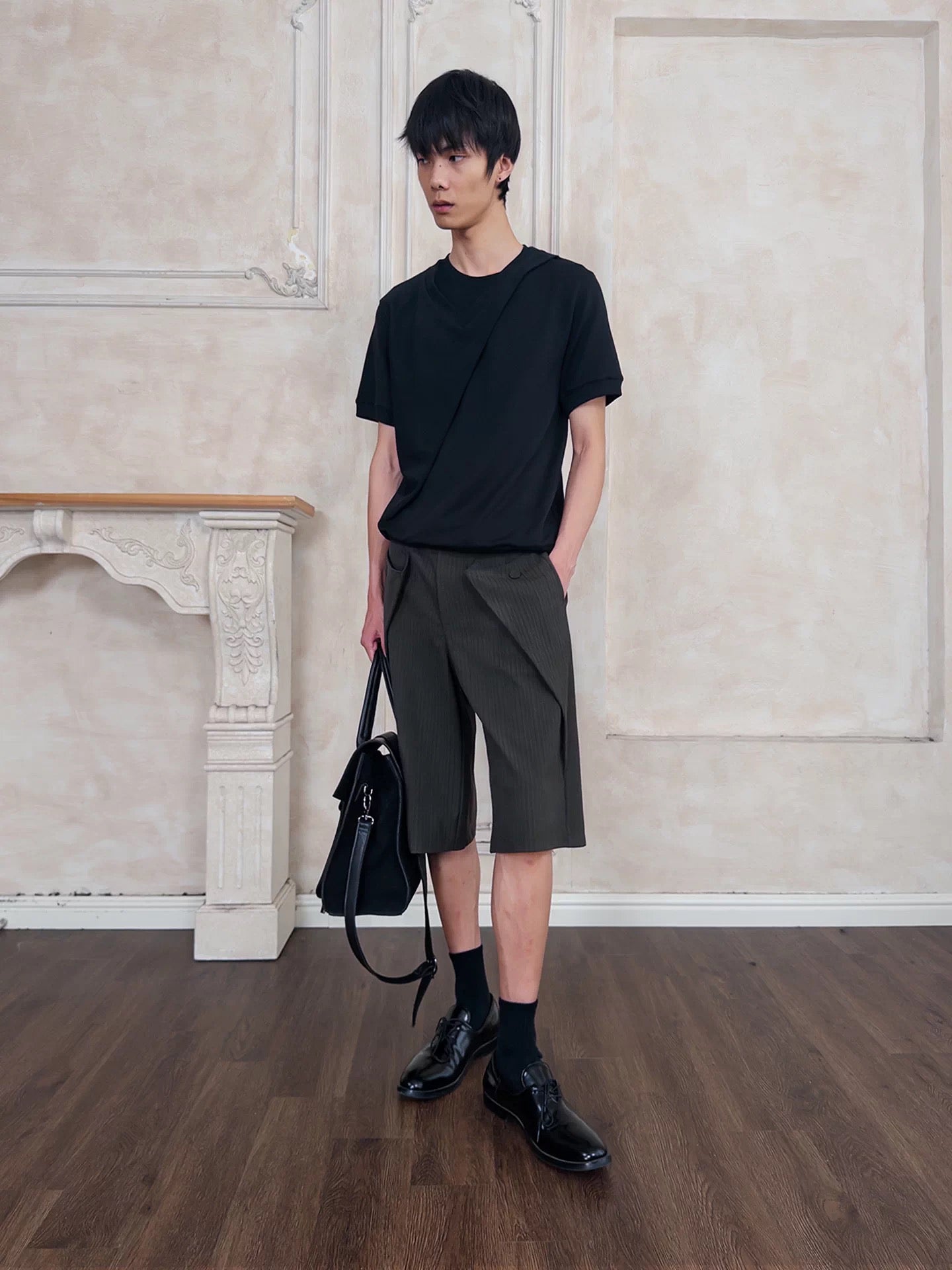 "Casing" Tailored Short