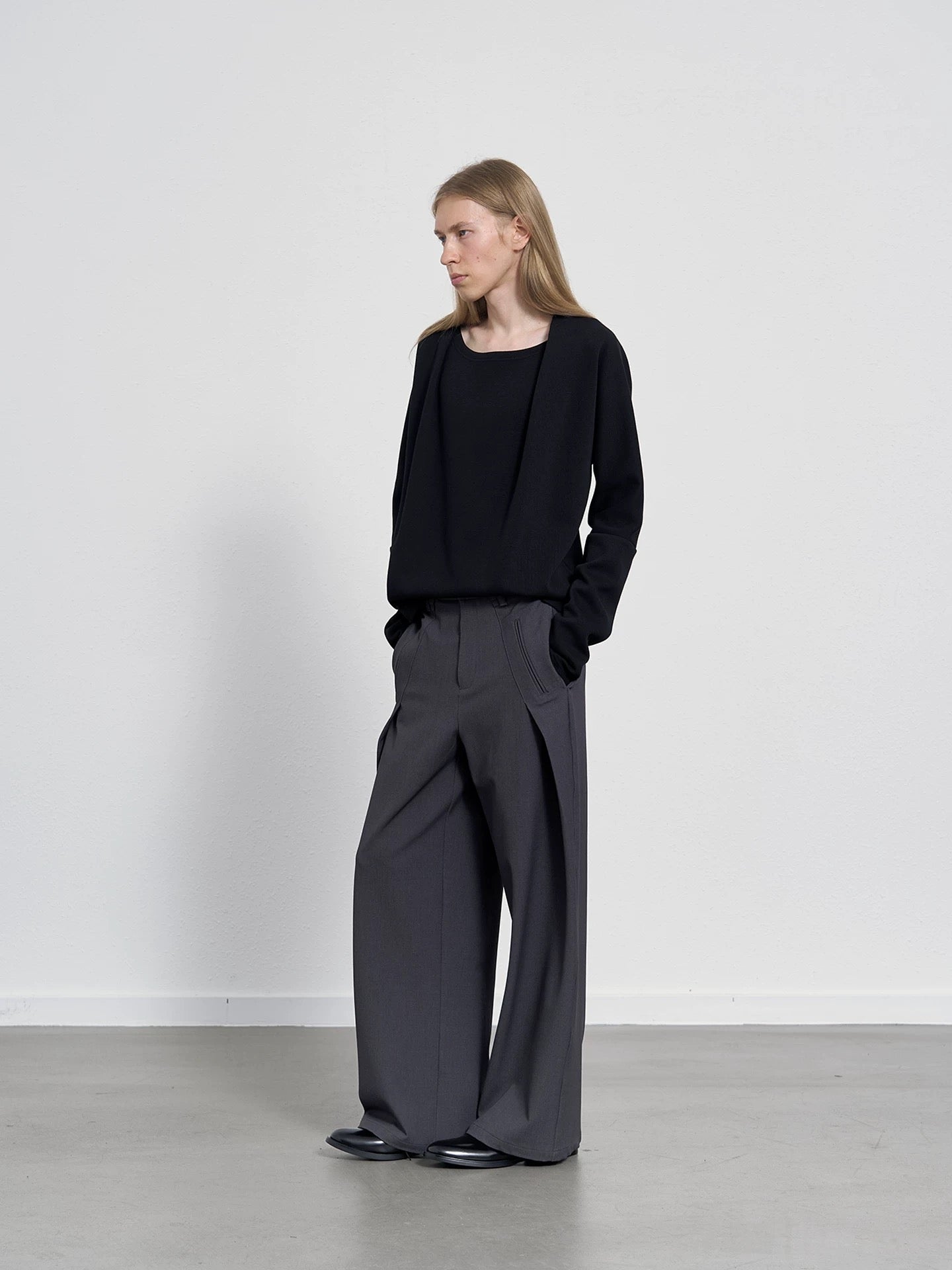 « Side Pleat » Wide Straight-Leg Pants