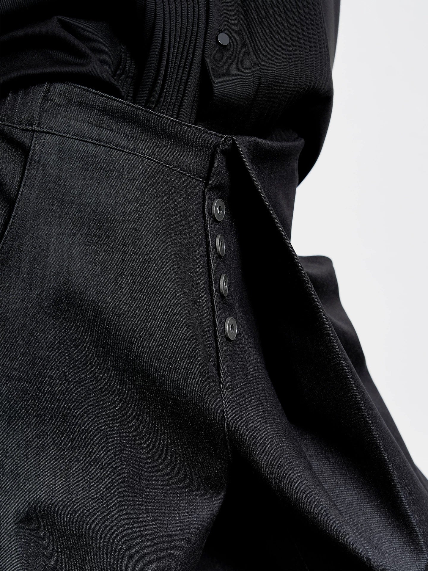 « Pleat Denim » Black Denim Commuter Pants
