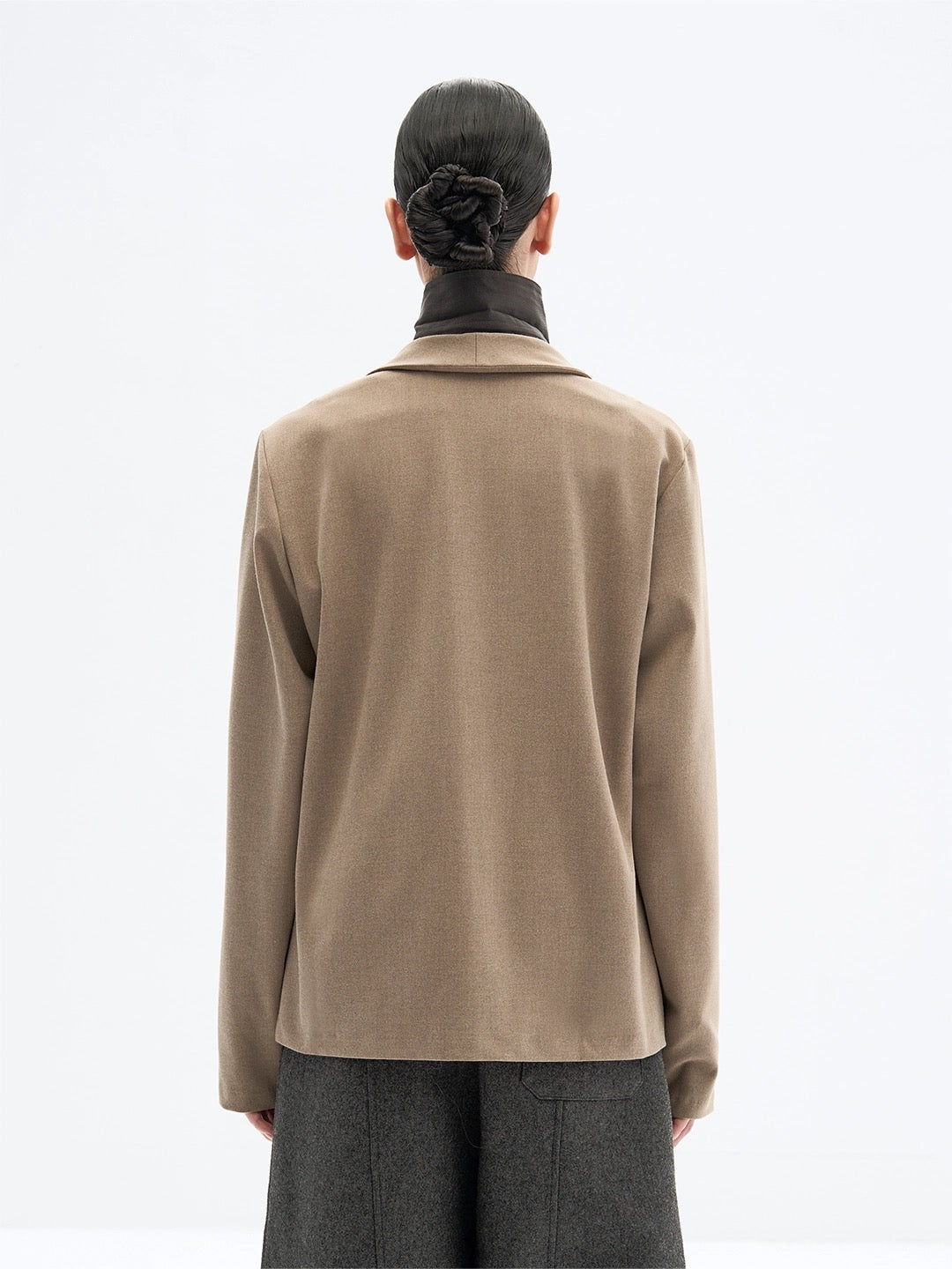 "Taupe V" Collar Blazer Fit Adjusted