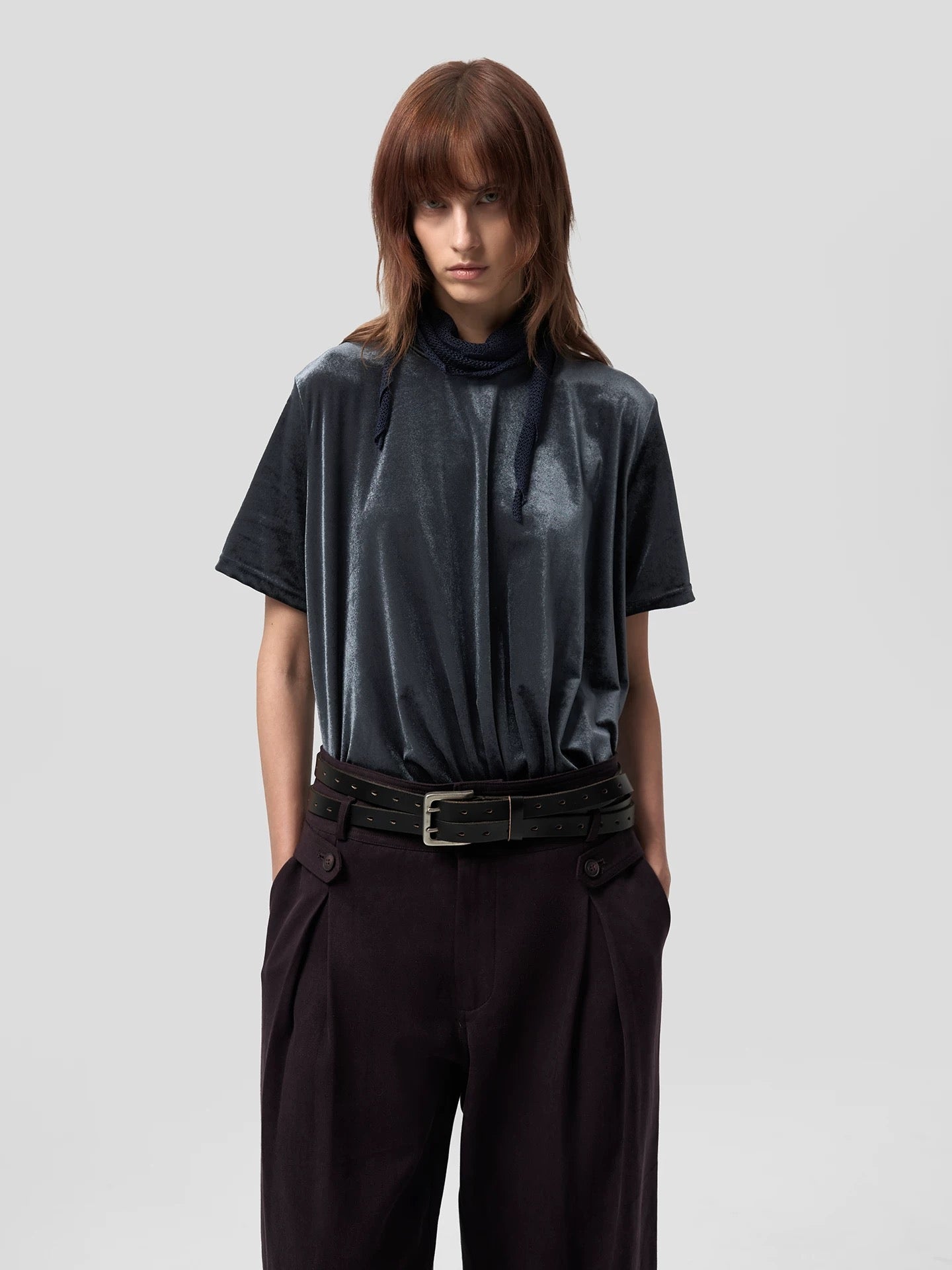 « Abyss » Velvet Neck Tee