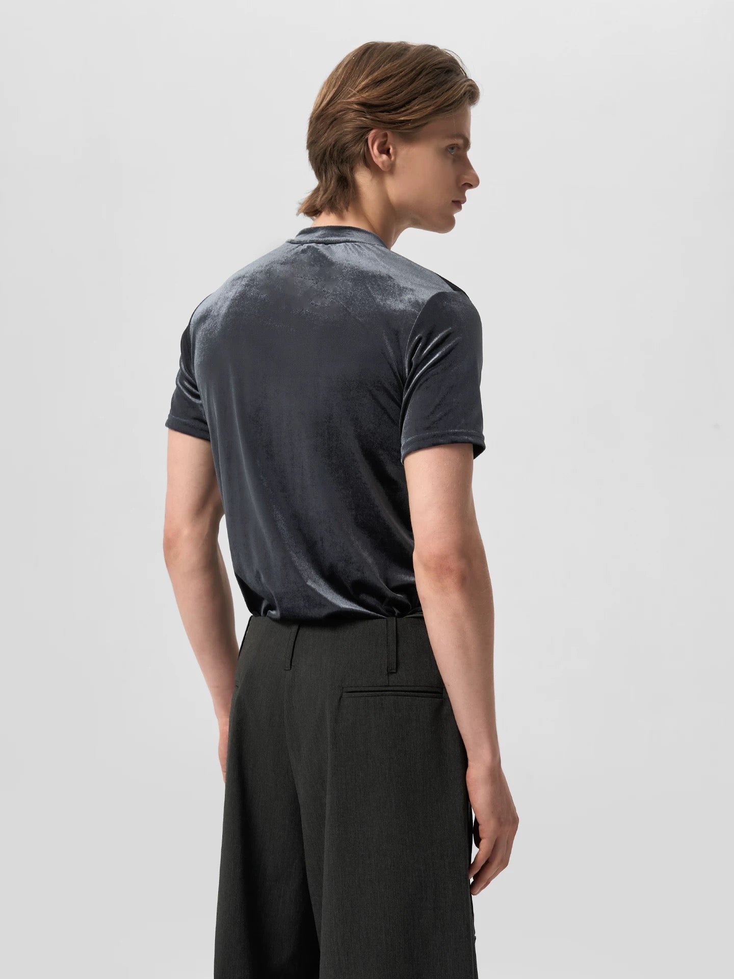 « Abyss » Velvet Neck Tee
