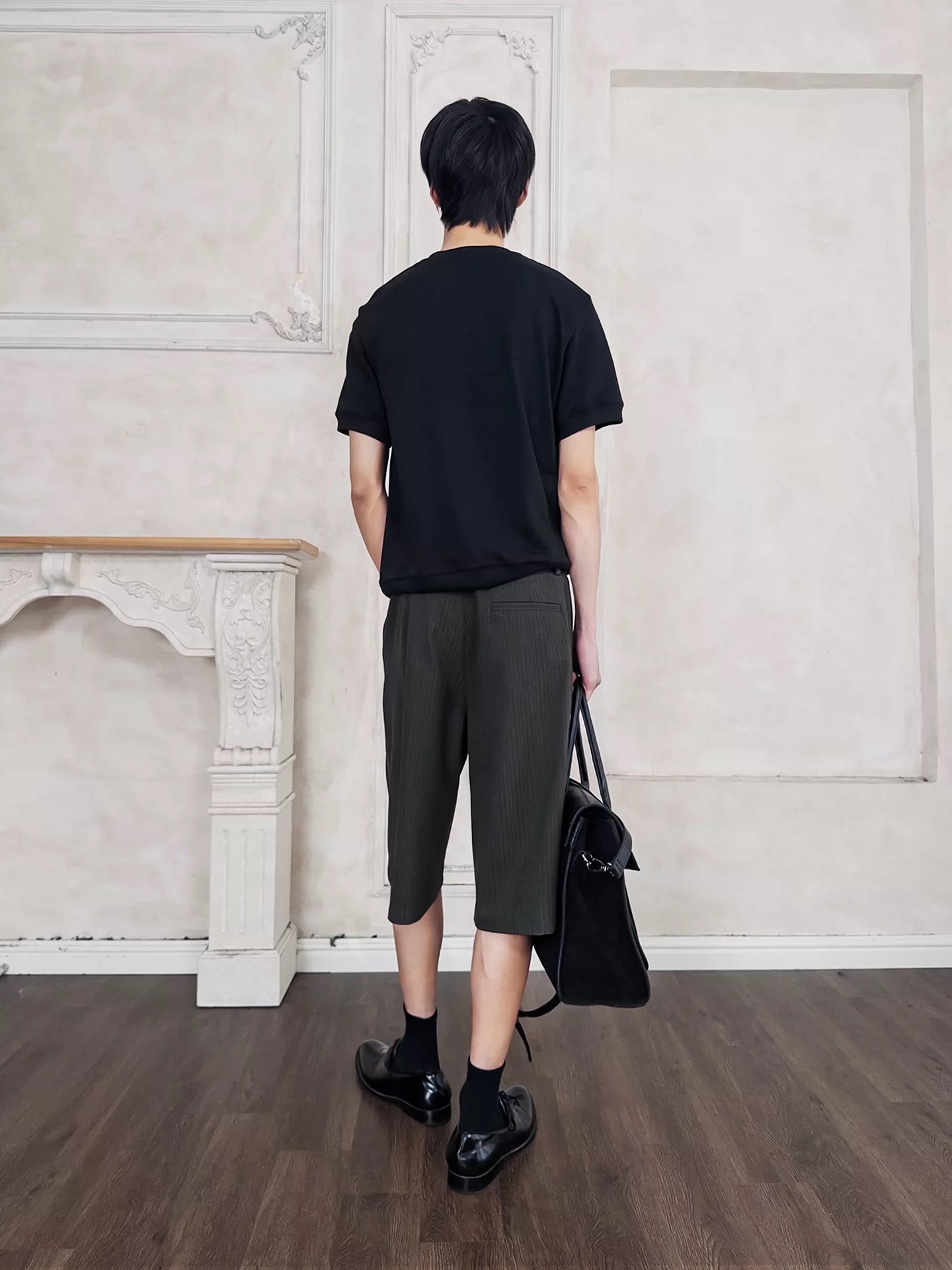 "Casing" Tailored Short