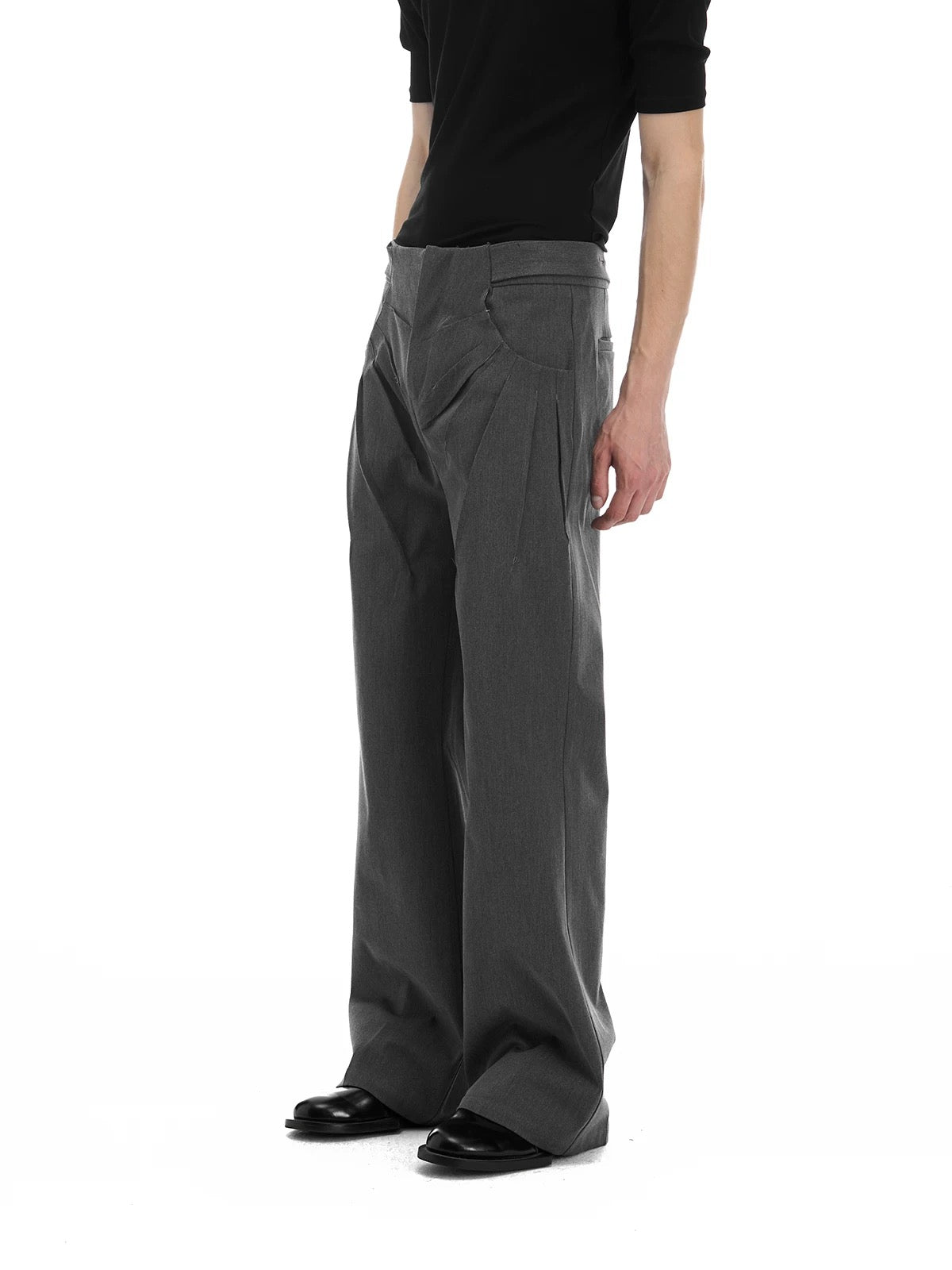 "Canyon" Pleated Straight Pants
