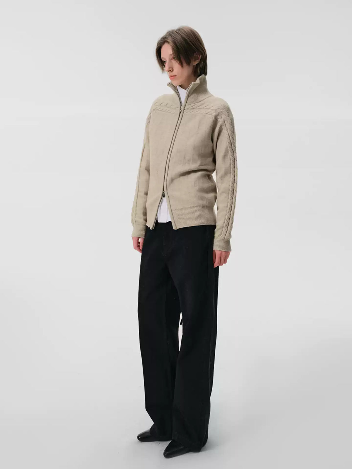 "Lingua" White Apricot Cardigan Sweater