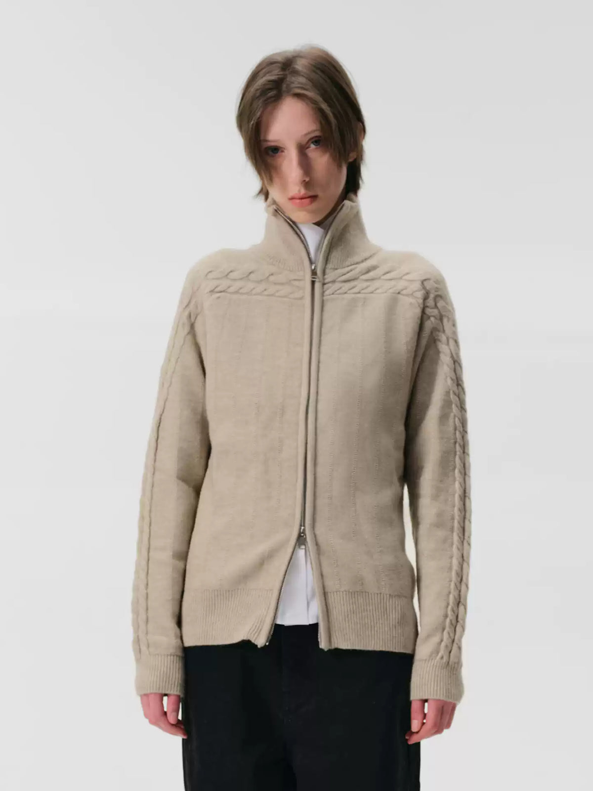 "Lingua" White Apricot Cardigan Sweater